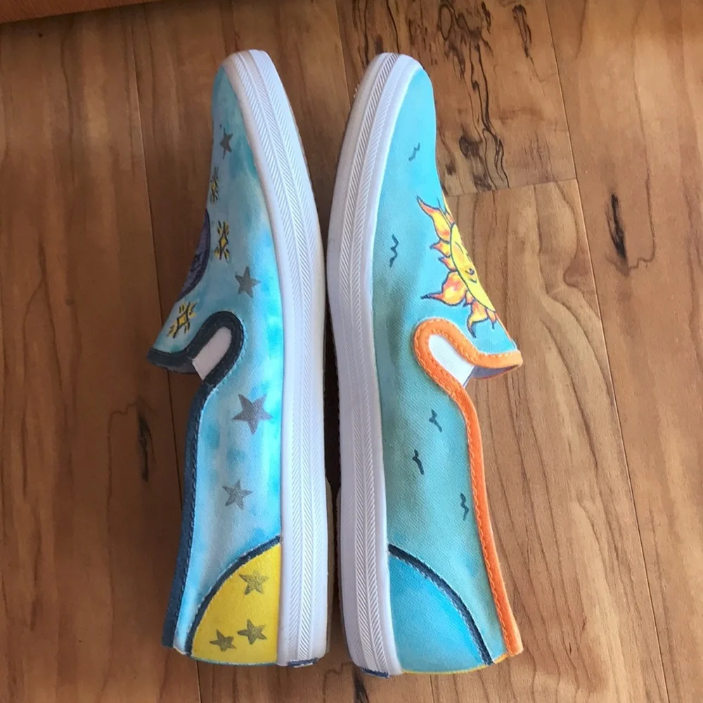 Keds size 7-1/2 7.5 hand painted Dreamfoam duck sneakers blue stars sun moon EUC